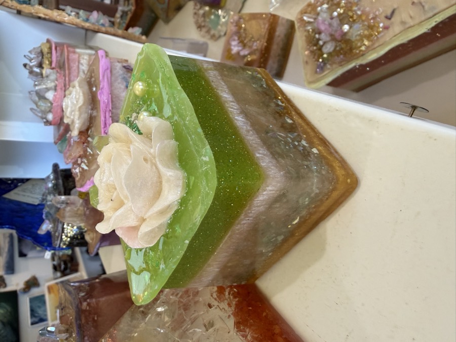 Resin box